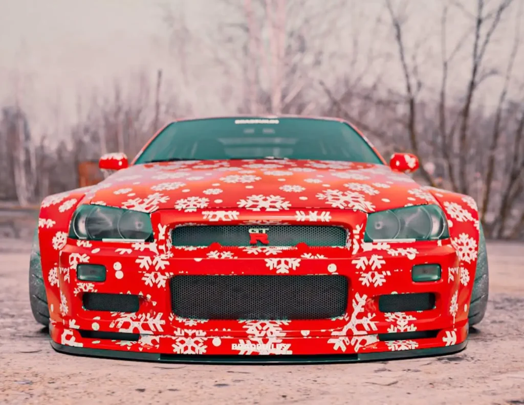 r34 gt r santazilla looks like the perfect christmas gift 177502 1 e1735057470570